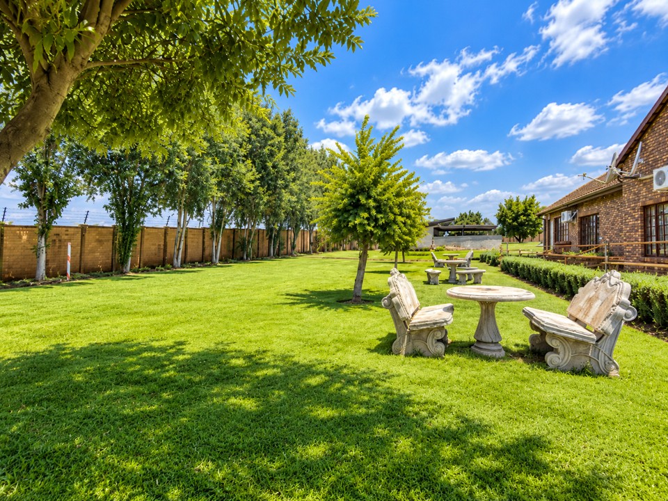 PHS_RH_Outside_16 JPG